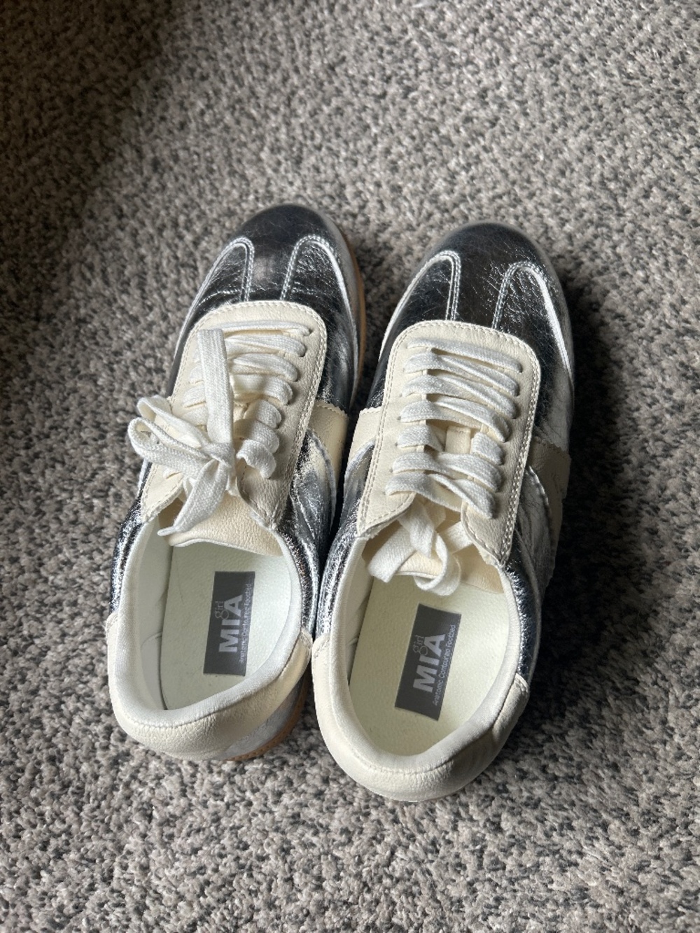 Mia Girl silver sneakers size 8.5